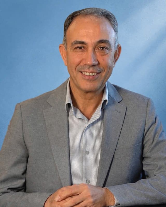 Dr. Hossein Ghauomi, Family Medicine Specialist at Dar Al Kamal Hospital